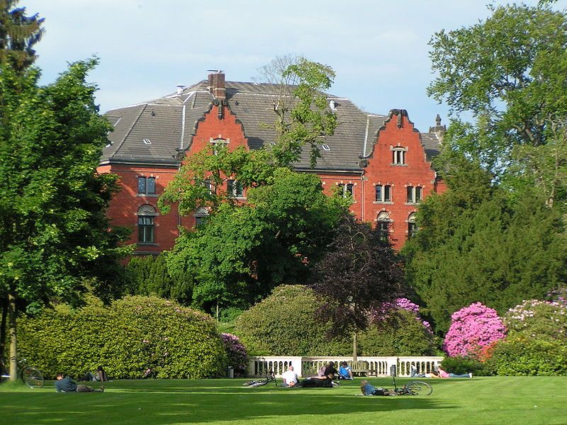 File:Oldenburg Schlossgarten 3.JPG