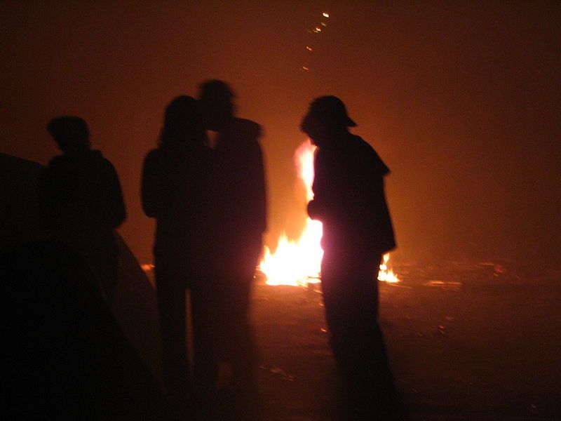 File:Reading burning 2005.JPG