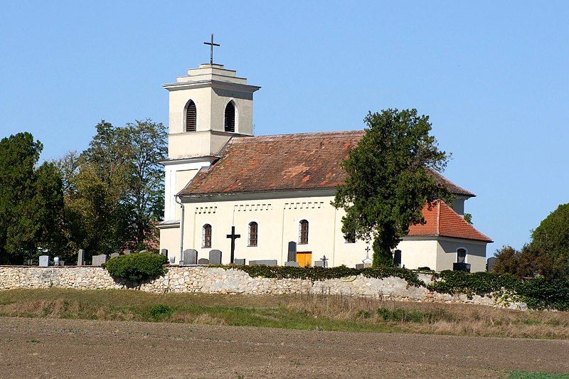 File:St.Ulrich Pfarrkirche 1.jpg