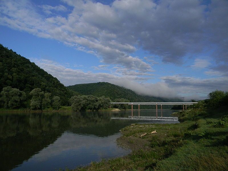 File:Газопровід через Дністер.jpg