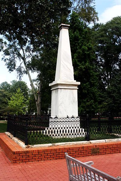 File:Few Monument.JPG