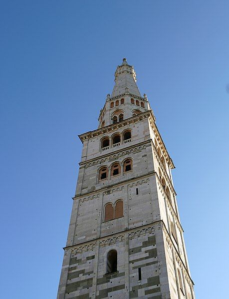 File:Ghirlandina (Modena).jpg