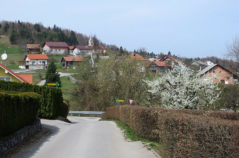 File:Gradisce Skofljica Slovenia.JPG