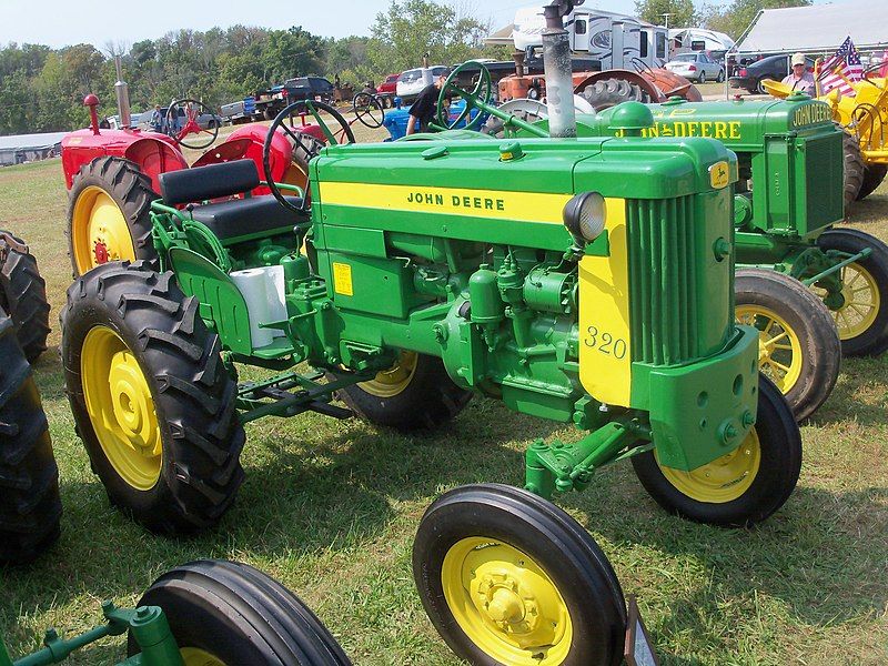 File:John Deere 320S.jpg