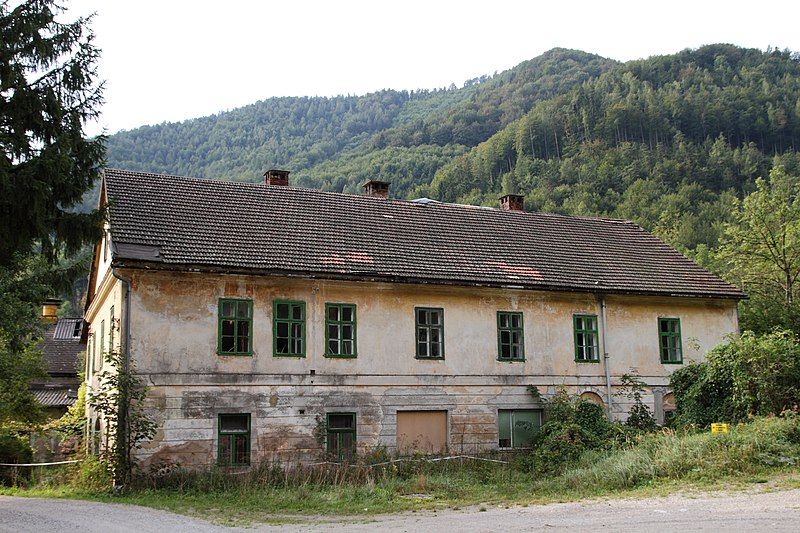 File:Kienberg Arbeiterwohnhaus.jpg