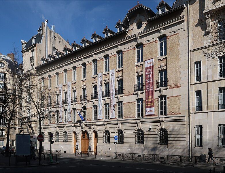 File:Lycée Carcado-Saisseval.jpg