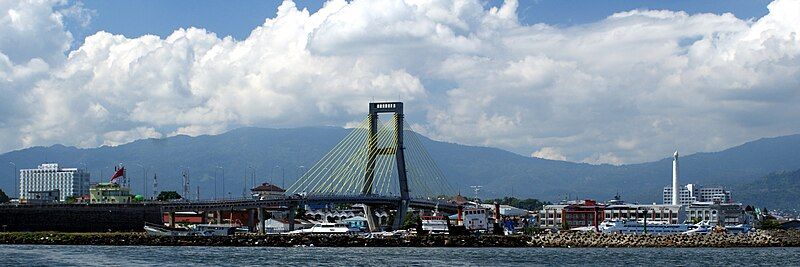 File:Manado Skyline.jpg