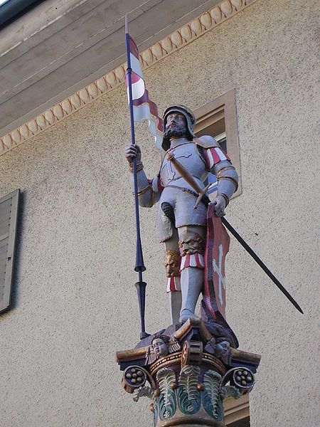 File:Mauritius-Brunnen Detail.jpg