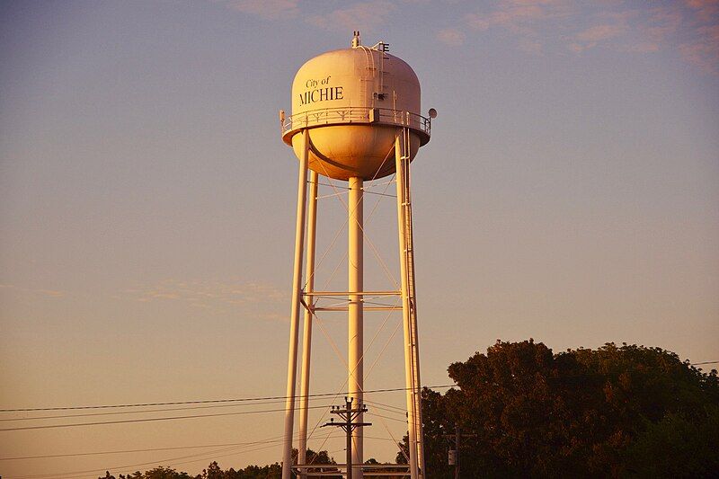 File:Michie-water-tower-tn.jpg