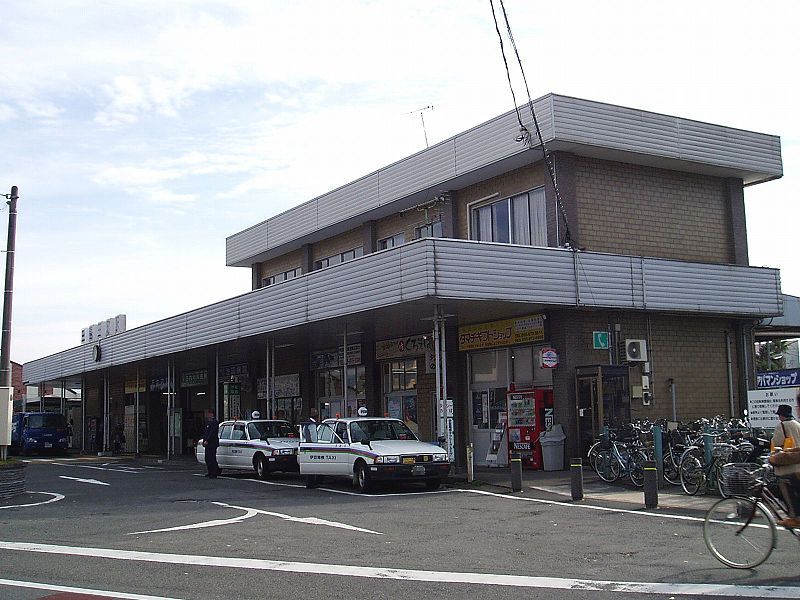 File:Mishima-Tamachi-Sta.jpg