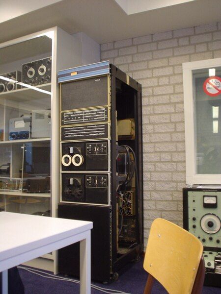 File:PDP-15 at Varesezaal.jpg