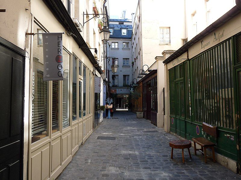 File:Paris passage moliere.jpg