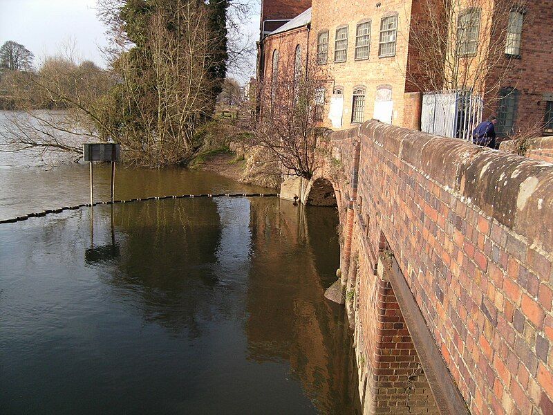 File:Stour Severn Confluence.jpg