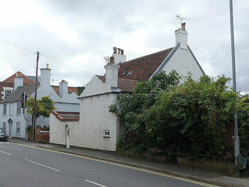 File:Trinity House, Southwell.jpg