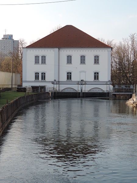 File:Wasserkraftwerk Proviantbach.JPG