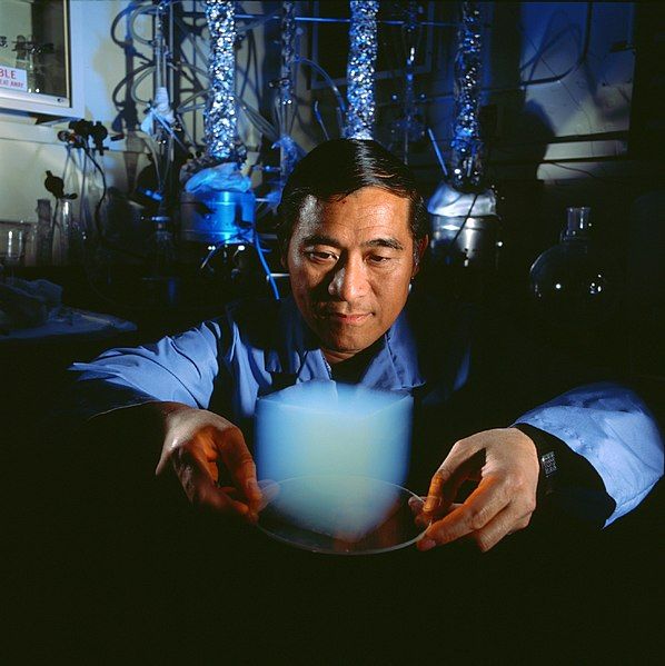 File:Aerogel nasa.jpg