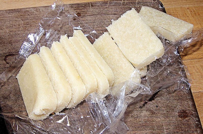 File:Almond paste (Amandelspijs).jpg