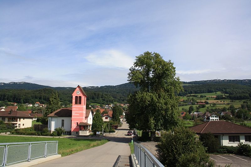 File:Attiswil Kirche 206.jpg