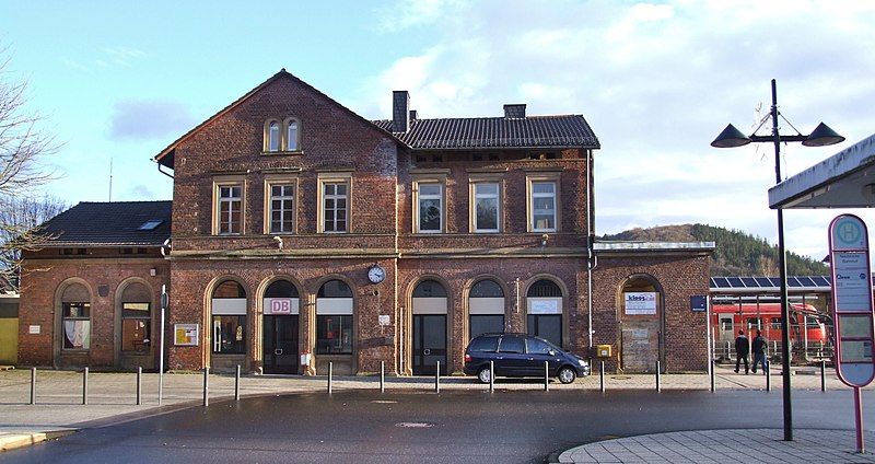 File:Bahnhof Hoppstädten-Weiersbach.JPG