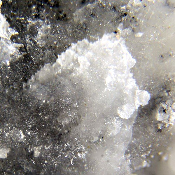 File:Calciborite.jpg