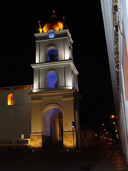 File:Catedral de Latacunga.jpg