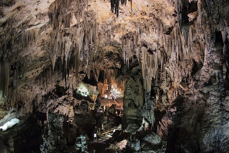 File:Cuevas de Nerja.JPG