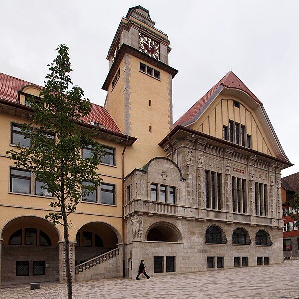 File:Ebingen Rathaus Turm.jpg