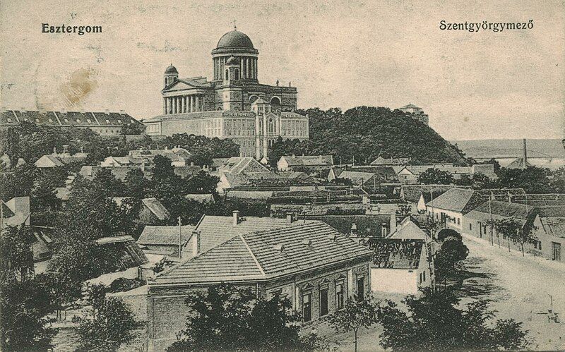 File:Esztergom-Szentgyorgymezo.jpg