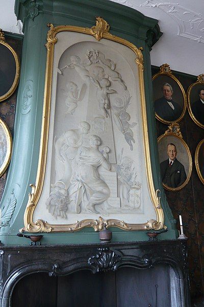 File:Haarlem-Regentenkamer-Hofe van Noblet-Jelgersma.jpg