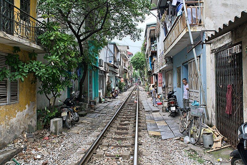 File:Hanoi railroad tracks.jpg