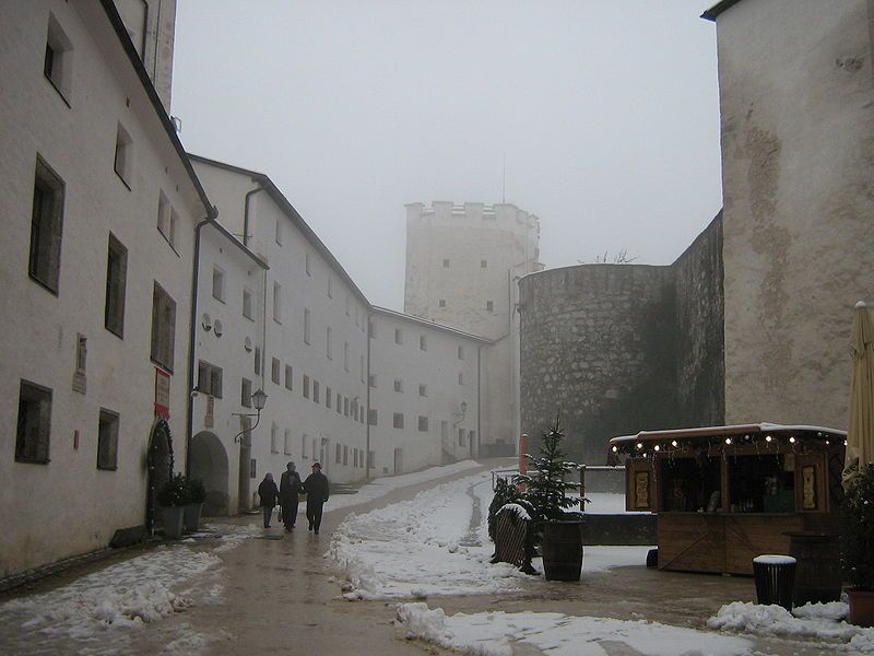 File:InsideFestungHohensalzburg.JPG