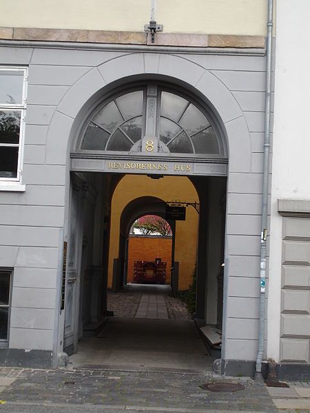 File:Kronprinsessegade 8 gate.jpg