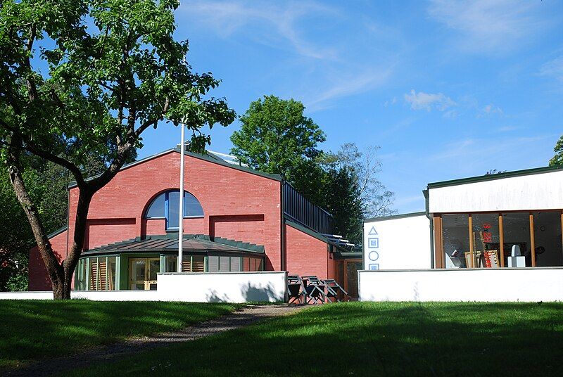 File:Ljungbergmuseet Ljungby.JPG