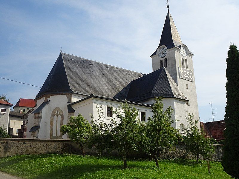 File:Makole Church2.jpg