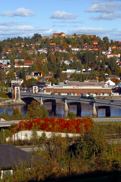 File:Nybrua og festningen.png