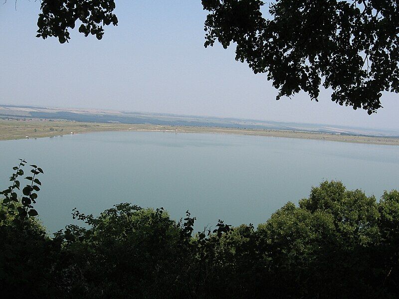 File:Rabisha lake2.JPG