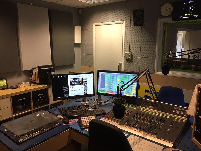 File:RadioWey studio2.jpg