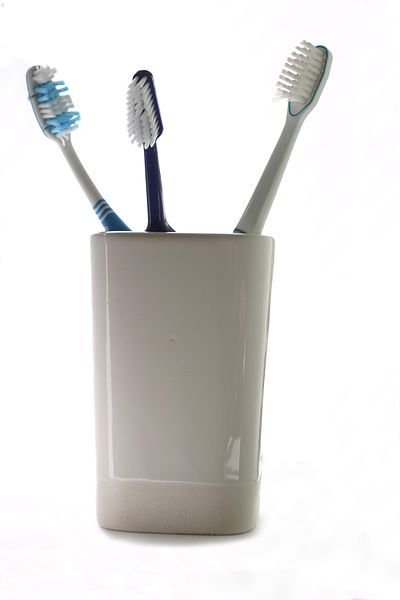 File:Toothbrush-20060209.JPG