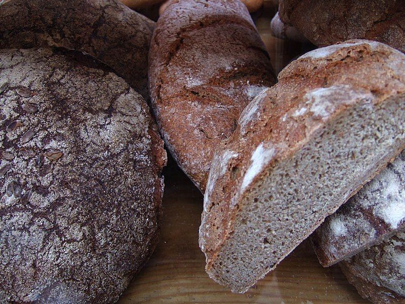 File:Vollkornbrot z01.JPG