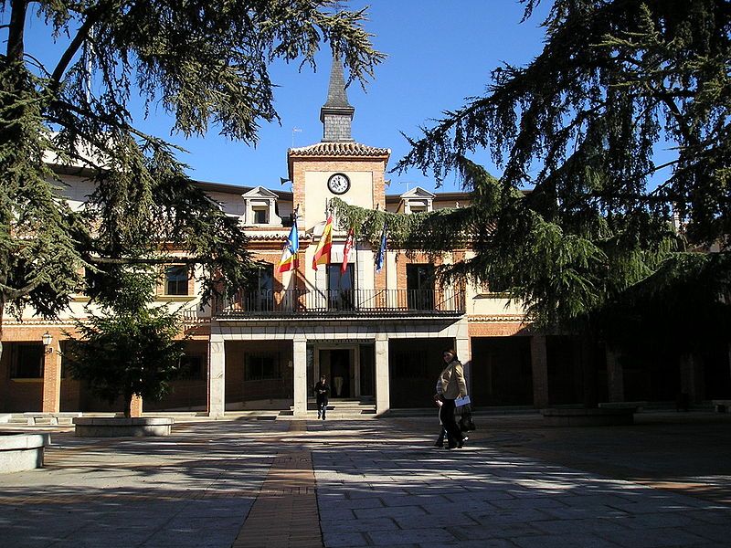 File:Ayuntamiento las rozas.JPG