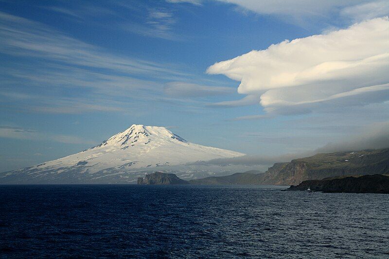 File:Beerenberg Jan Mayen.JPG