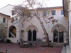 Blacker House courtyard in 2008