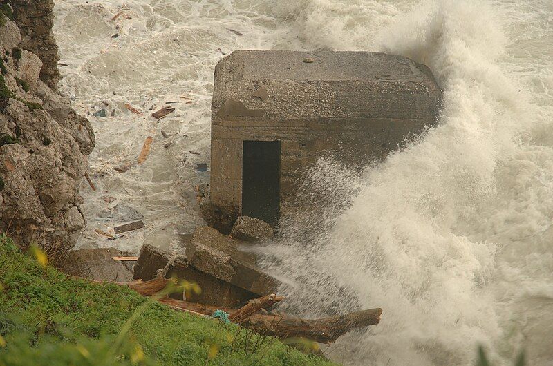 File:Eastside bunker 2.jpg