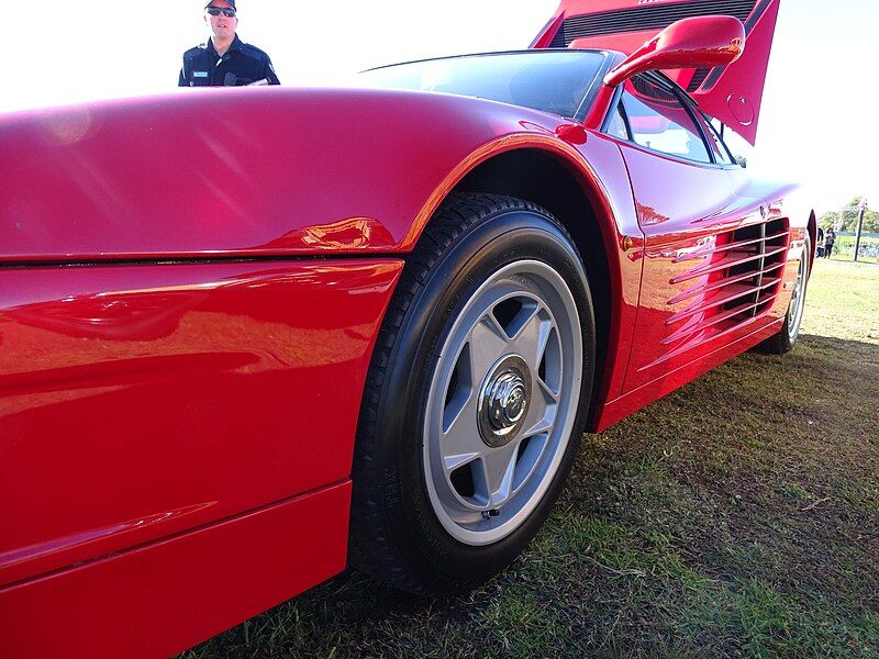 File:Ferrari Testarossa (41589597080).jpg