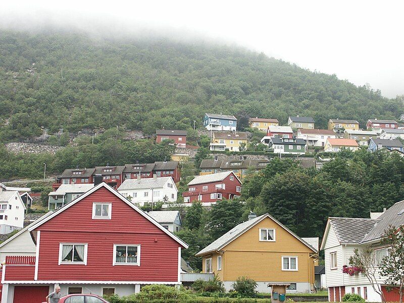 File:Frå Høyanger 1.jpg