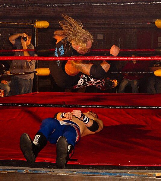 File:Gangrel elbow drop.jpg