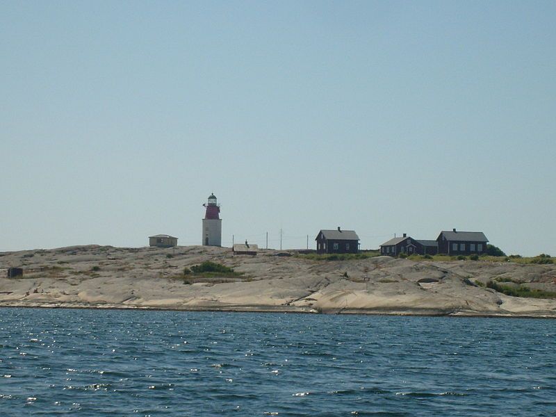 File:Hållö fyr.JPG