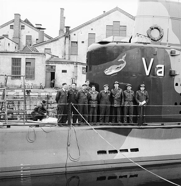 File:HMS Valen V13680.jpg