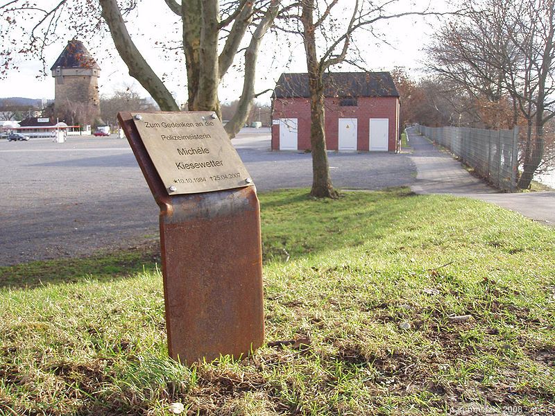 File:Hn-gedenktafel-theresienwiese.jpg