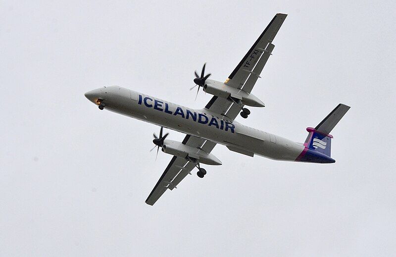 File:Icelandair, DHC-8 402.jpg